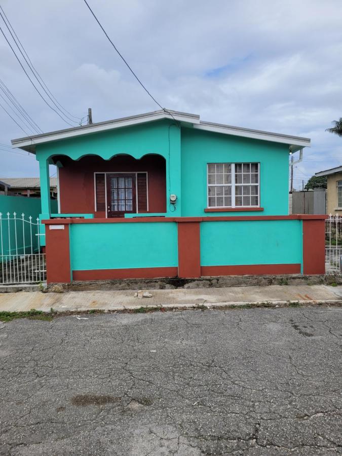 Kensington Oval- 2 Bed 1 Bath Βίλα Μπριτζτάουν Εξωτερικό φωτογραφία