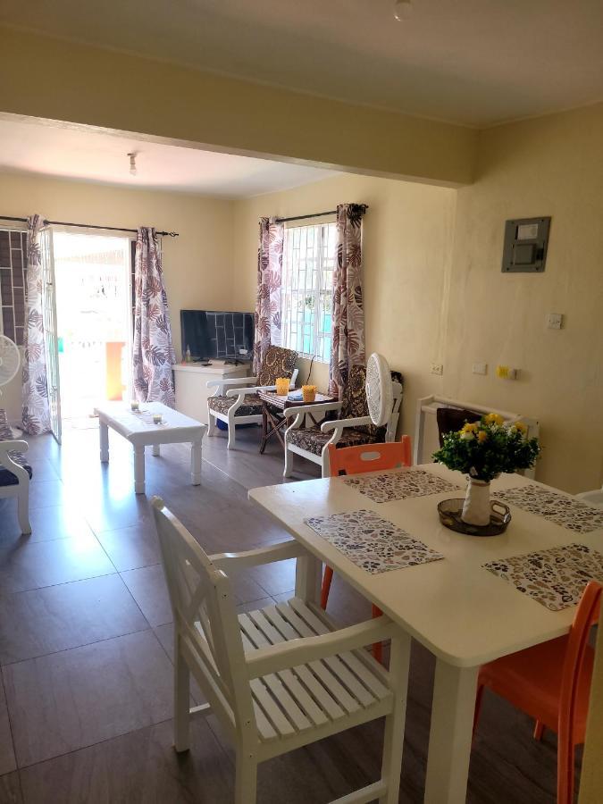 Kensington Oval- 2 Bed 1 Bath Βίλα Μπριτζτάουν Εξωτερικό φωτογραφία